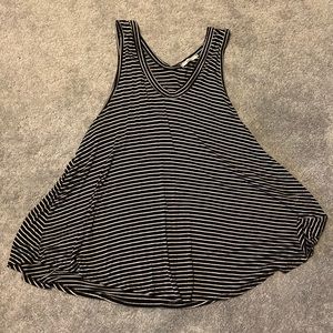 Black and white striped flowy tank top size L